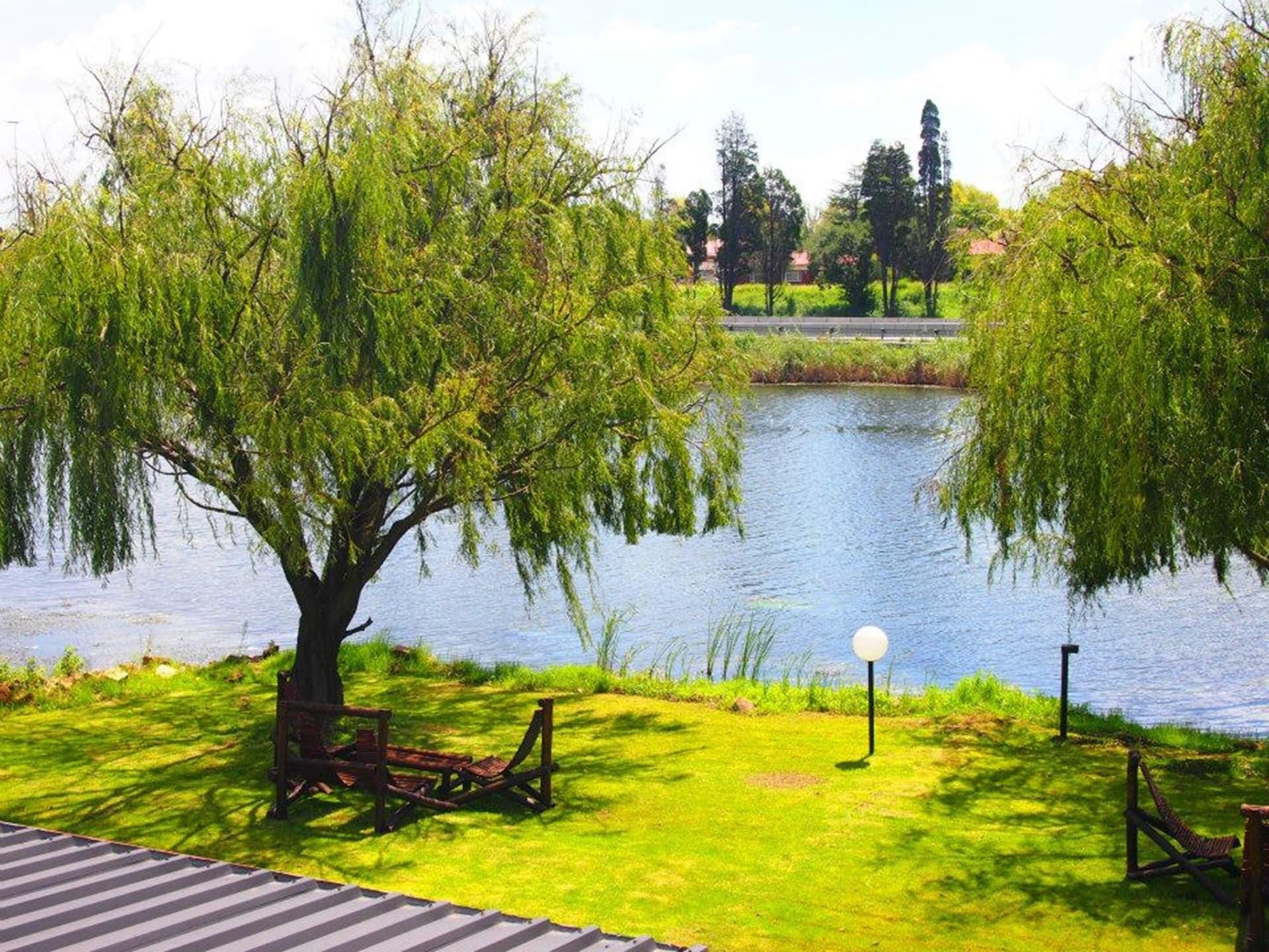 The Lakes Hotel & Conference Centre Бенони Экстерьер фото